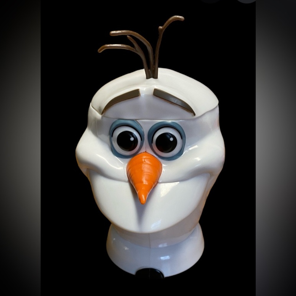 NWT Disney On Ice  Frozen Olaf Snowman Flip Top Plastic Mug Cup